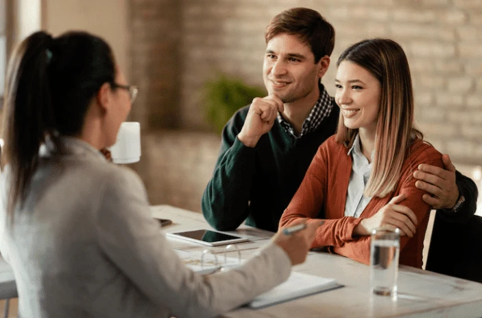 Cómo diseñar una estrategia comercial exitosa para una desarrolladora