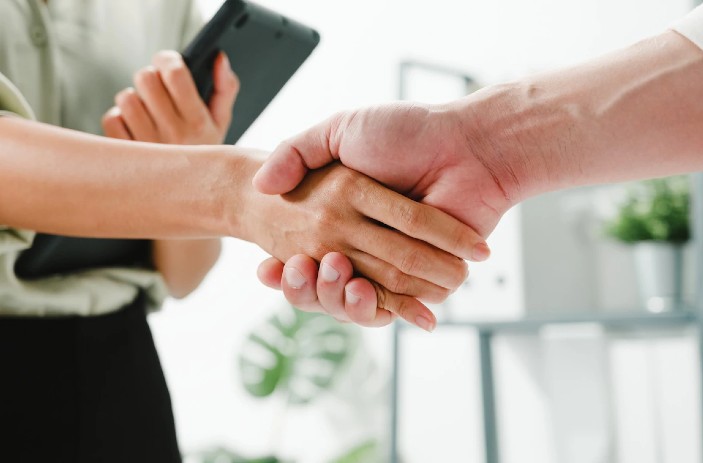 5 estrategias para fidelizar clientes en el sector educativo