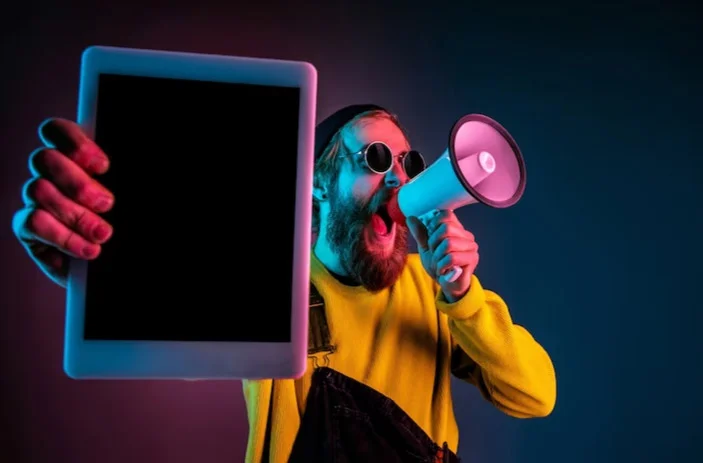 Persona usando el Outbound Marketing